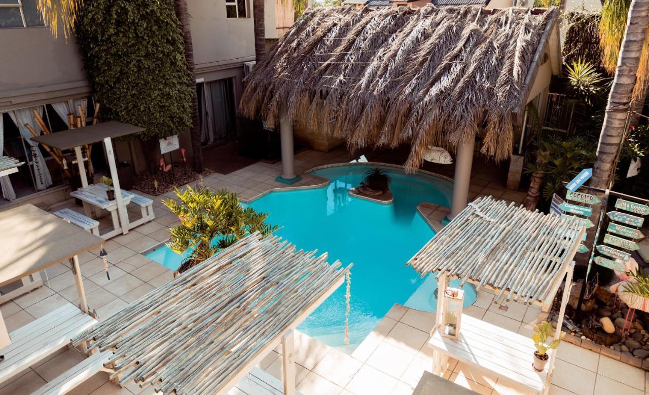 Club Cocomo Hartbeespoort Exterior photo